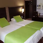 Kyriad En Champagne Hotel