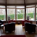Kyriad En Champagne Hotell 3*