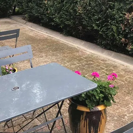 Kyriad Otel Épernay