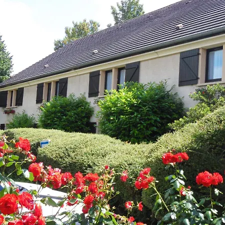 Kyriad En Champagne Hotel