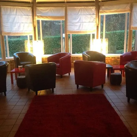 מלון Kyriad En Champagne 3*