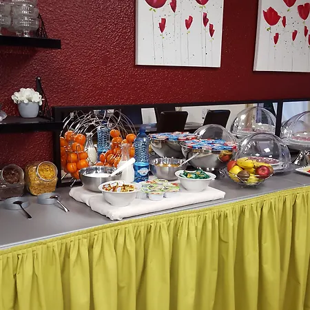 基里亚德艾贝纳酒店 酒店