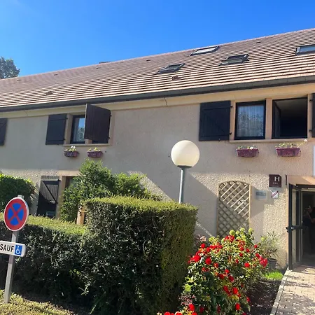 Kyriad Otel Épernay
