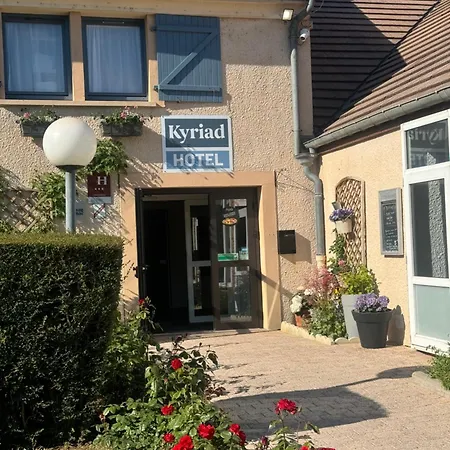 Kyriad En Champagne Hotel 3*