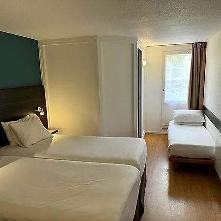 Kyriad En Champagne Hotel 3*