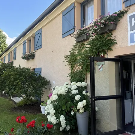 Kyriad En Champagne Hotel