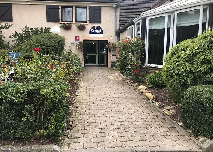 Kyriad En Champagne Szálloda 3*