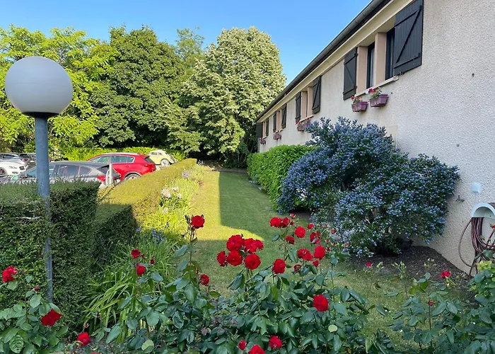 Kyriad En Champagne Szálloda