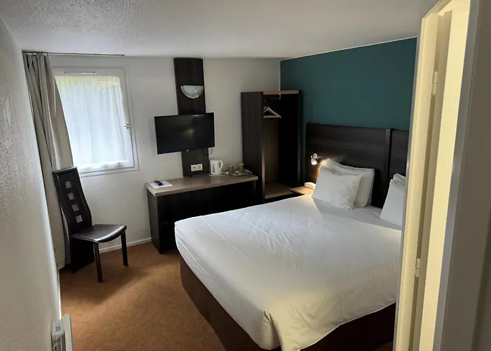 Kyriad En Champagne 3*