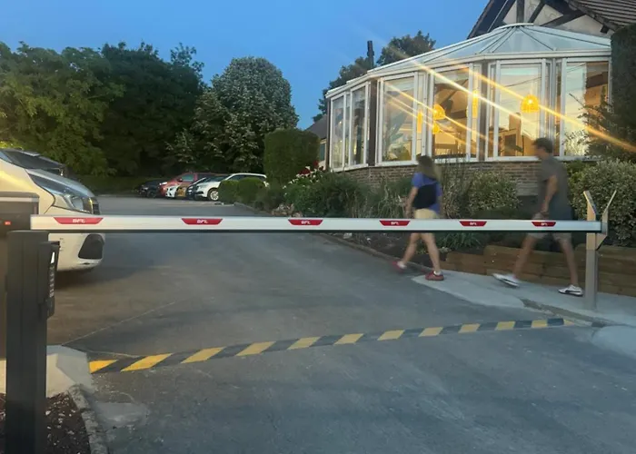 Kyriad En Champagne Hotel