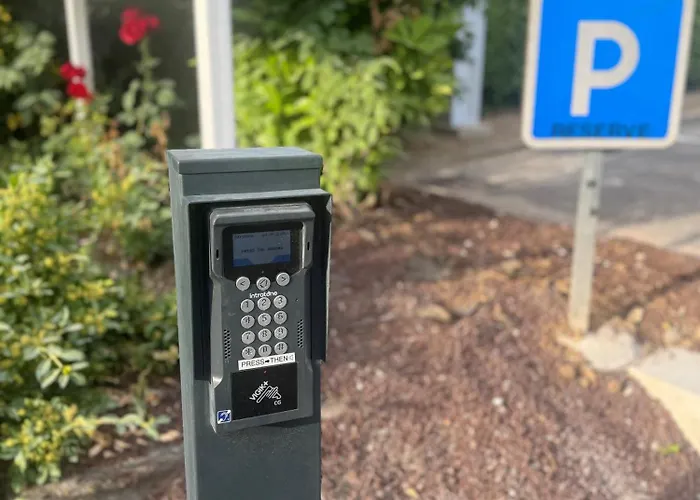 Hotel Kyriad En Champagne 3*