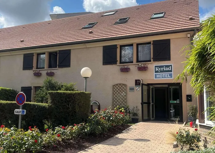 Kyriad Hotel 3*